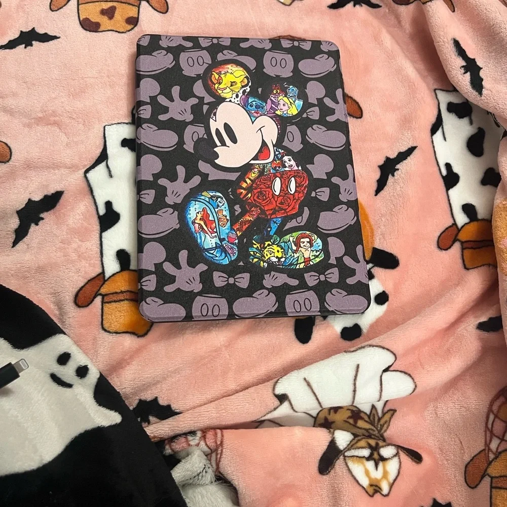 Disney-Themed Tablet with Mickey Mouse Design - Black and Multicolor